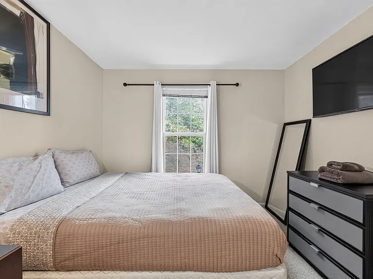 10946 Rampart Way — Photo 13