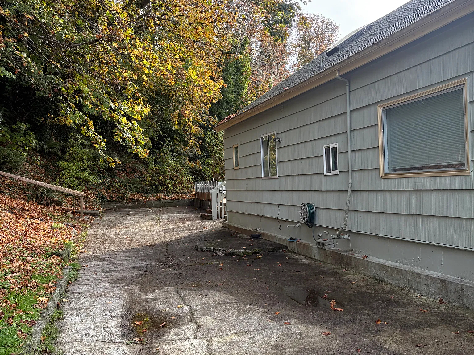 4 bed, 2.5 bath, 2200 sqft, $3,000 — Photo 3