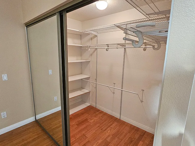 18219 Hampton Ct — Photo 18