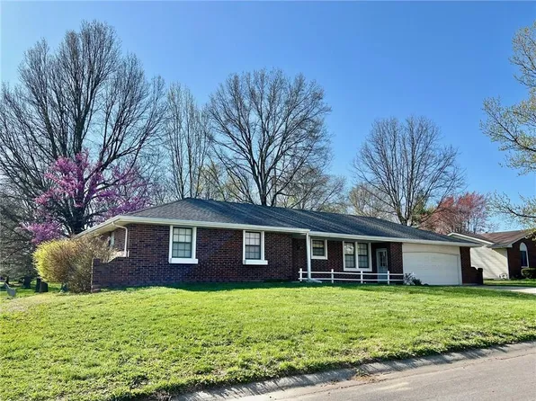 803 S Russell St, Odessa, MO 64076