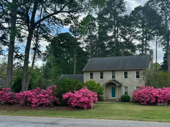 300 King George Road, Greenville, NC 27858