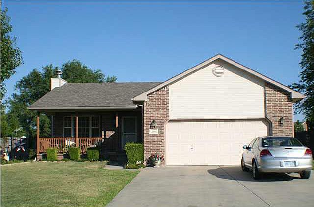 1st image of 2603 Rushwood Dr