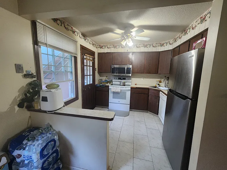 10 Kenaware Ave #1 — Photo 1