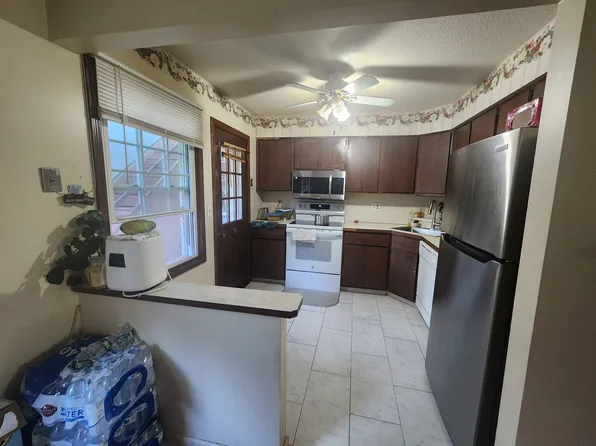 10 Kenaware Ave APT 1, Delmar, NY 12054