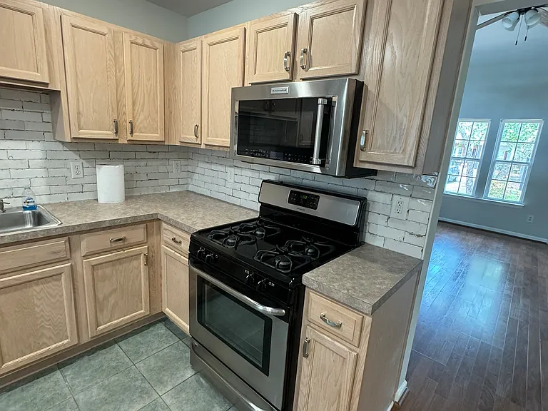 1501 Elm Hall Cir — Photo 18