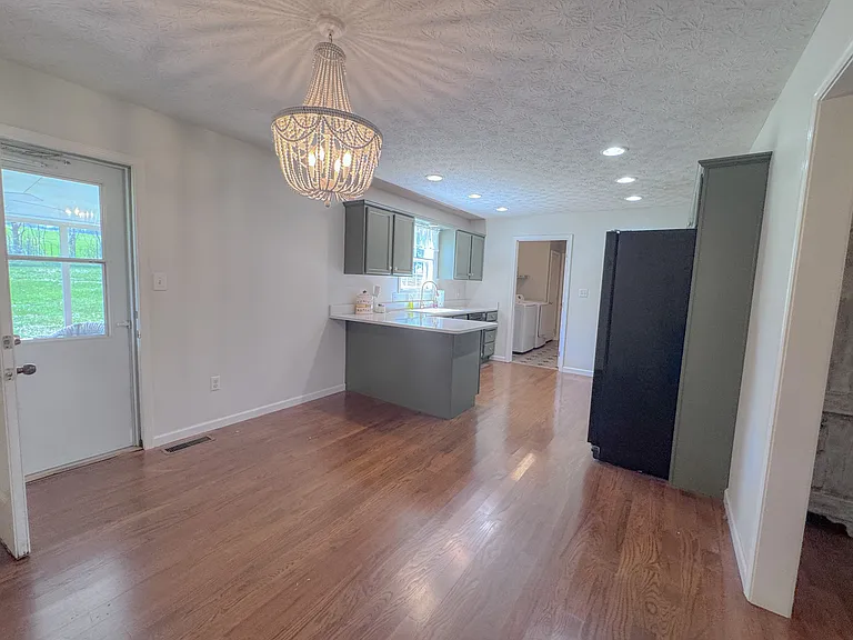 330 Lisabella Ln — Photo 3