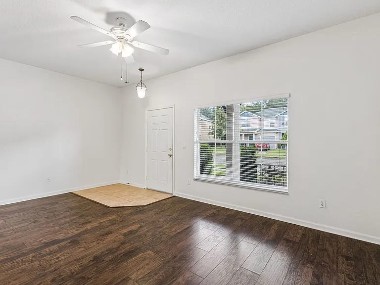 16076 Old Ash Loop — Photo 3