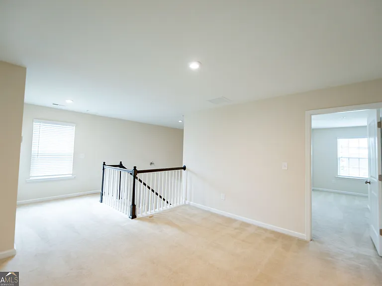 57 Robertson Ave — Photo 27