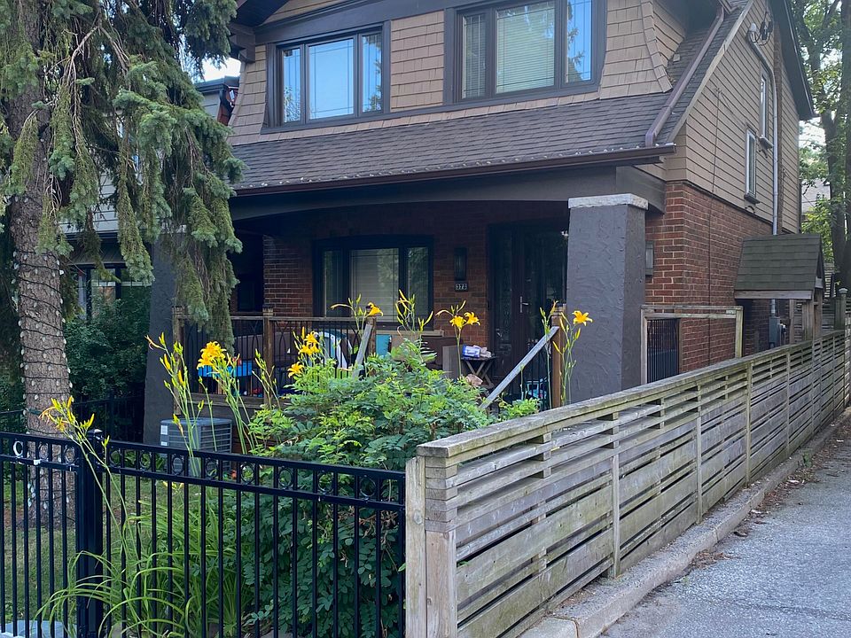 1st image of 372 Victoria Park Ave
