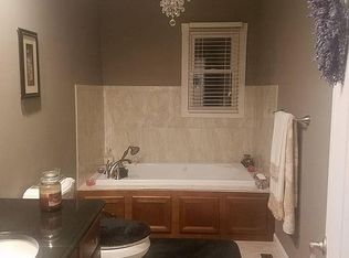 6 Pembroke Dr, Poughkeepsie, NY 12603