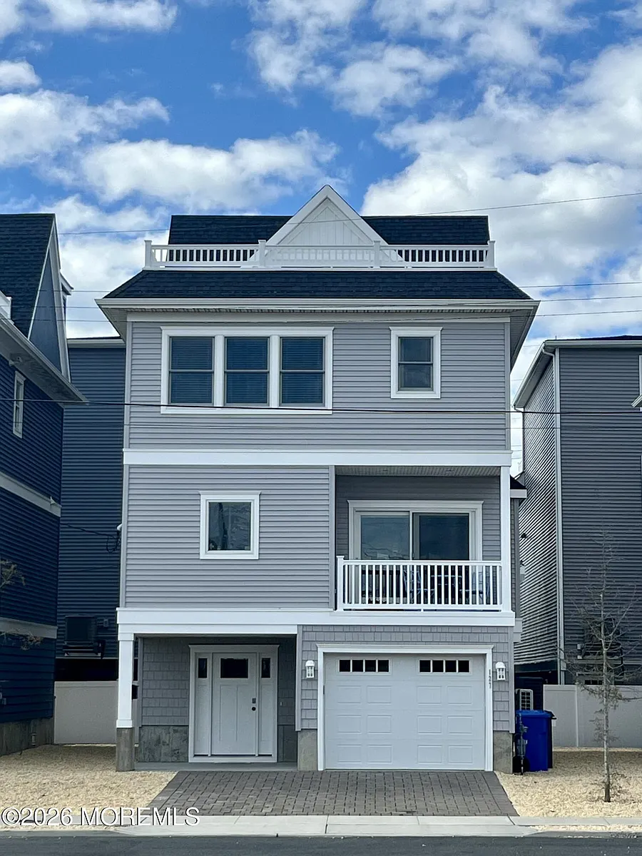 Building Photo - 127 Dewey Dr