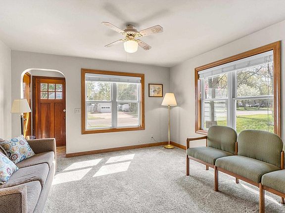 5th image of 612 N WALNUT AVENUE