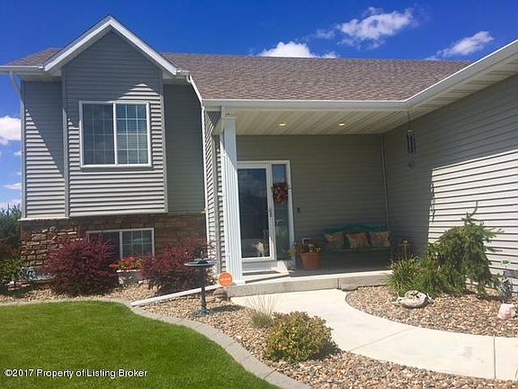 3rd image of 3313 Calvin Dr