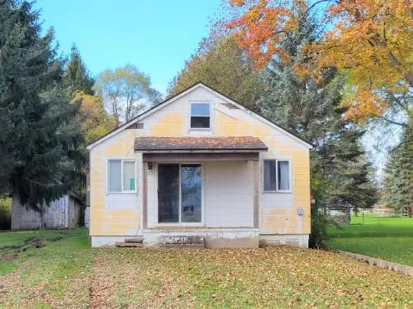 2265 N Lakeshore Rd, Carsonville, MI 48419