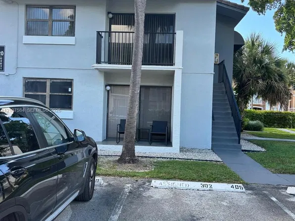 7220 NW 179th St APT 201, Hialeah, FL 33015