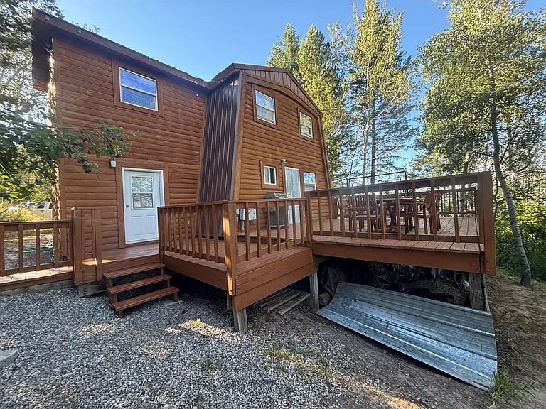 193 Cedar Dr — Photo 3