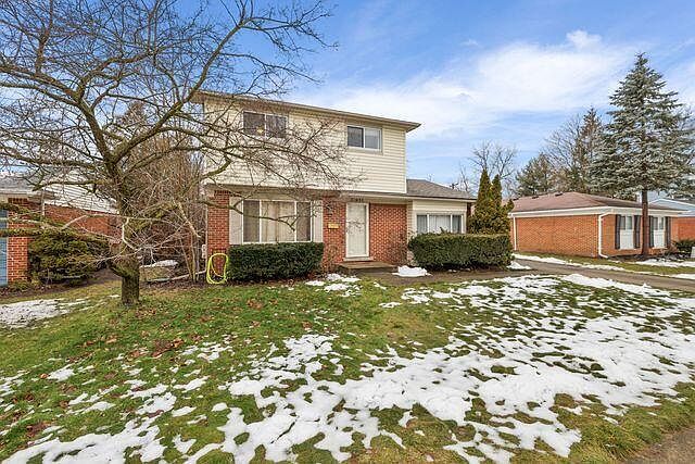 1st image of 22931 Glenmoor Hts