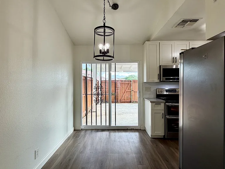 9140 Timber Path — Photo 7