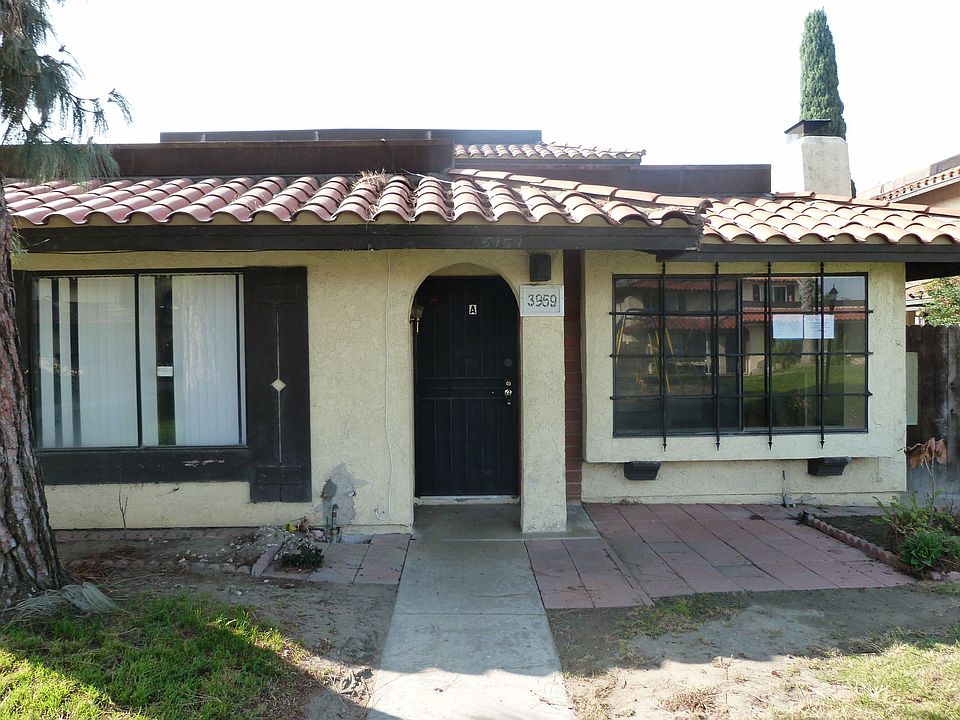 BANK OWNED 3 BEDROOM WITH GARAGE