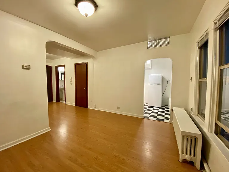 508 Summit Ave E — Photo 3