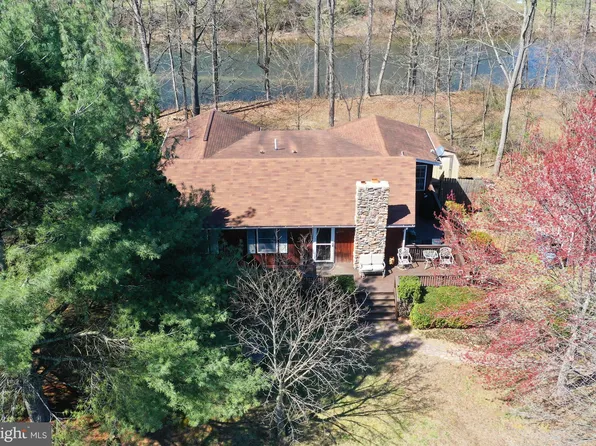 839 Hummingbird Ln, Capon Bridge, WV 26711