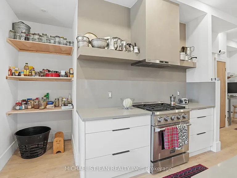 472 Barton St E #UPPER — Photo 3