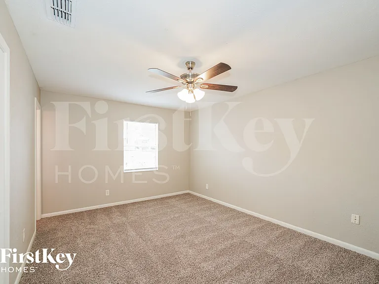 2224 E Hanna Ave — Photo 11
