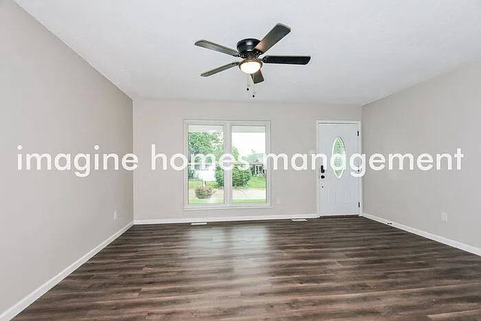 3131 Woodcliff Manor Rd — Photo 2