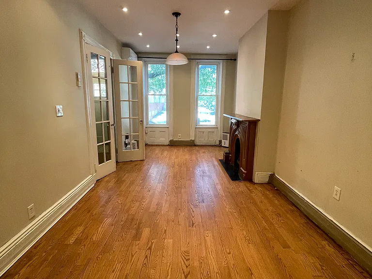 1281 Union Ave — Photo 21
