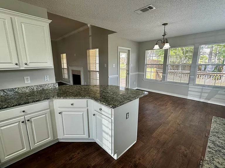 27078 Stratford Glen Dr — Photo 3