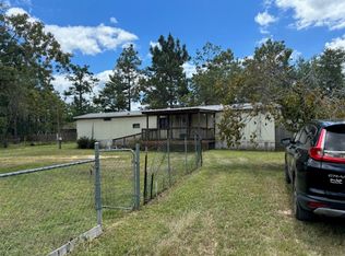 300 E Clover Ln, Defuniak Springs, FL 32433