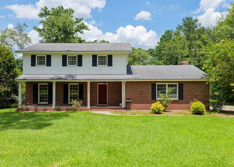 1st image of 2428 Meadowbrook Dr