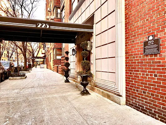 Sold by Owner | media 10