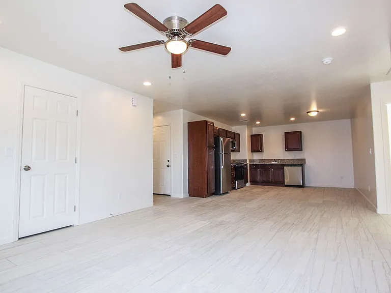 1251 N Barzona Ave — Photo 7