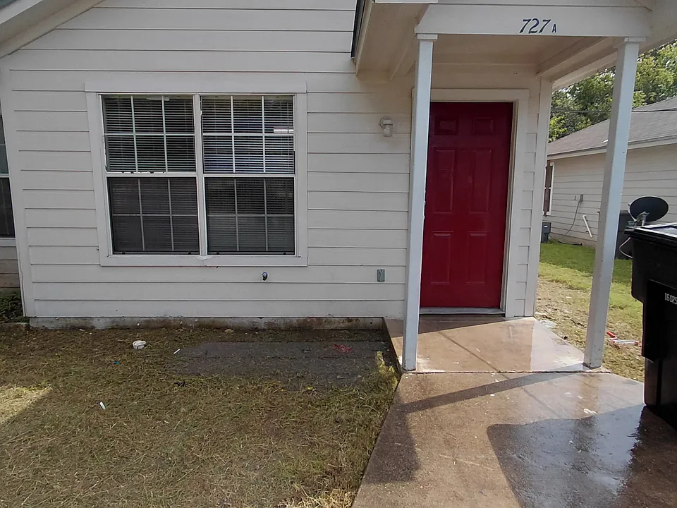727 E Avenue D #A