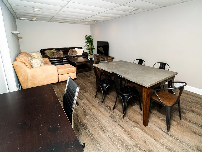 390 Oakview Park Rd — Photo 23