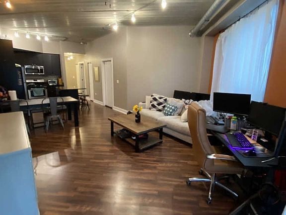 3rd image of 3201 W Leland Ave #37