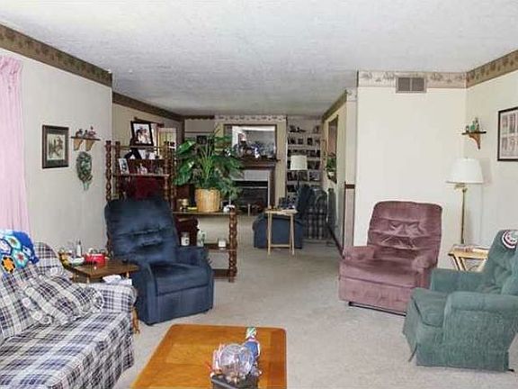 4th image of 1500 Thornwood Dr