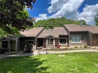 1538 Timbercrest Ct, Hidden Valley, PA 15502