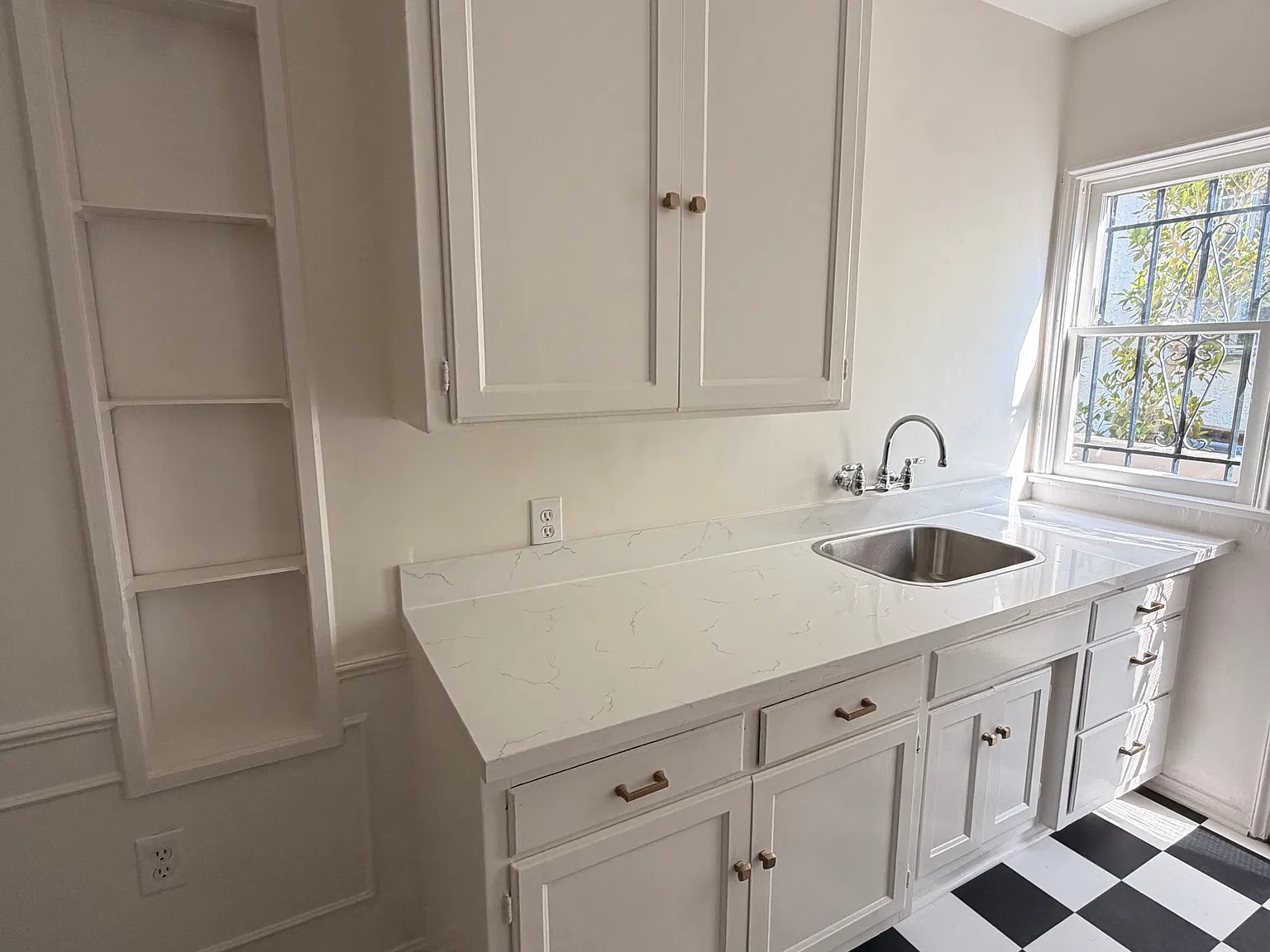 1 bed, 650 sqft, $2,200 — Photo 4