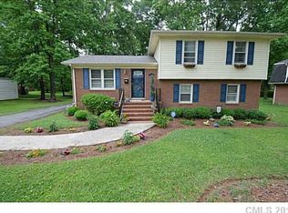 6228 Bridlewood Ln, Charlotte, NC 28215