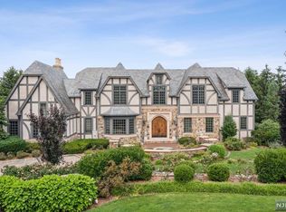 141 Truman Dr, Cresskill, NJ 07626