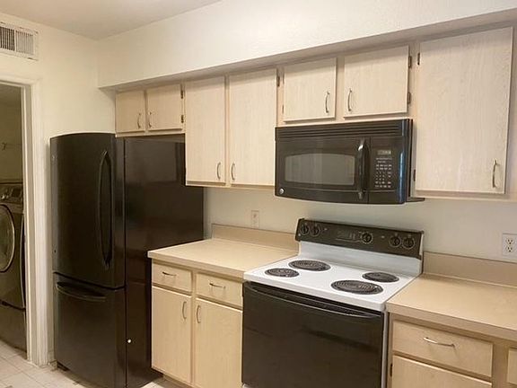2nd image of 725 Crest Pines Dr APT 426
