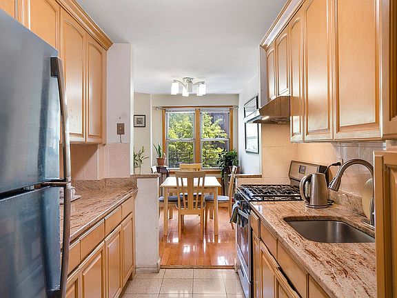 4th image of 4310 Kissena Blvd APT 5C