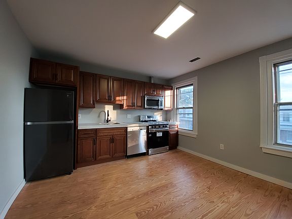 4th image of 155 W Olney Ave Floor 2