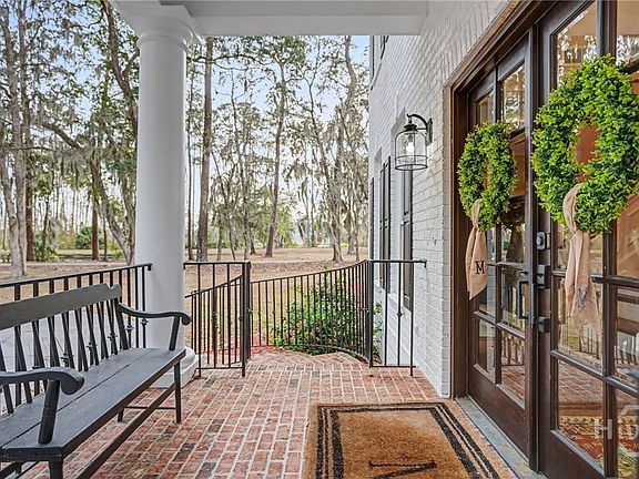 3rd image of 210 Green Island Road