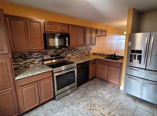 106 Hawk Dr, Newark, DE 19702