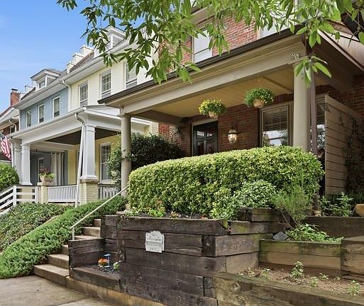 3rd image of 3404 Floyd Ave