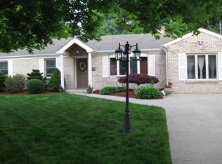 70 Garden Dr, Riverside, RI 02915