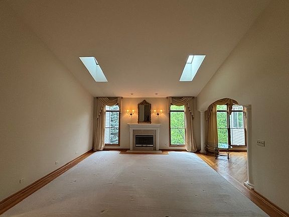 5th image of 851 Woodland Dr